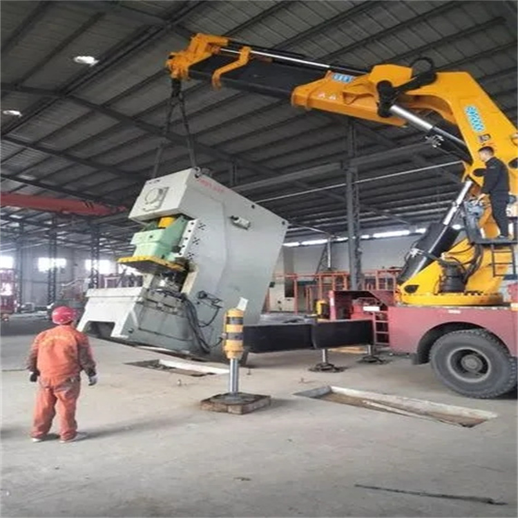 华蓥80吨折臂吊车出租附近电话