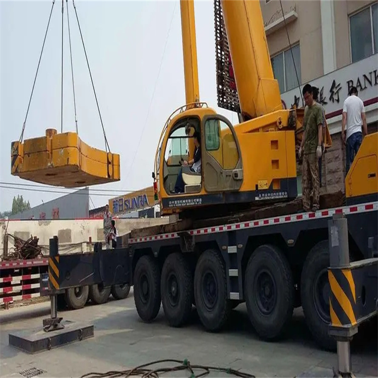 华蓥吊车怎么吊玻璃